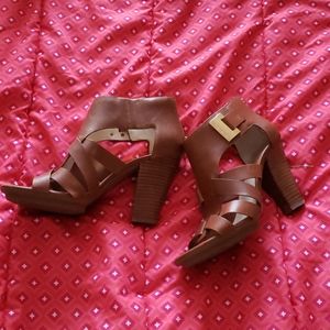 Michael Kors tan strappy sandals. Size 7.